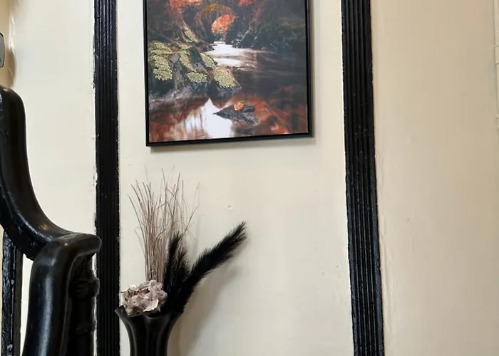 Central London Apartment 1